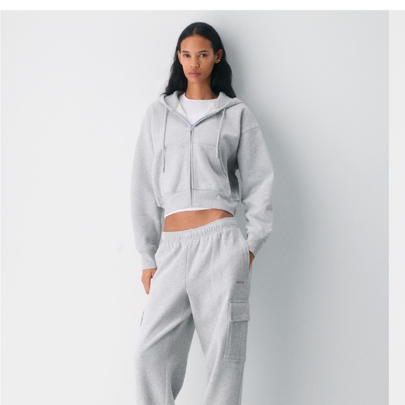 Aritzia heathered grey fleece cropped boyfriend  Zip-Up Hoodie - Picture 3 of 6